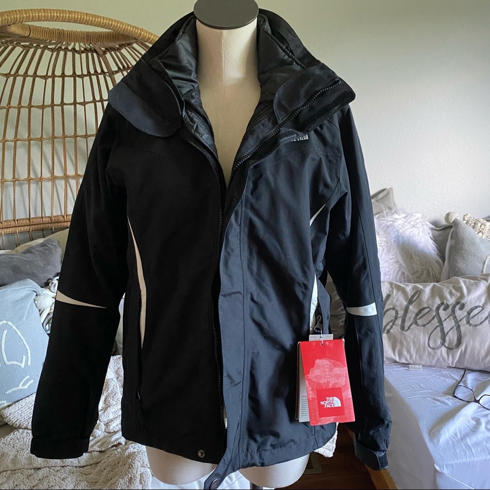 Women’s Medium Lotus Triclimate North Face Jacket